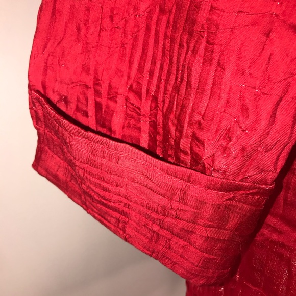 NWT Red Shimmer Crinkle Button Down Shirt - Picture 5 of 10
